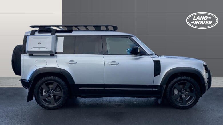 Land Rover Defender 3.0 D300 X-Dynamic HSE 110 5dr Auto Diesel Estate